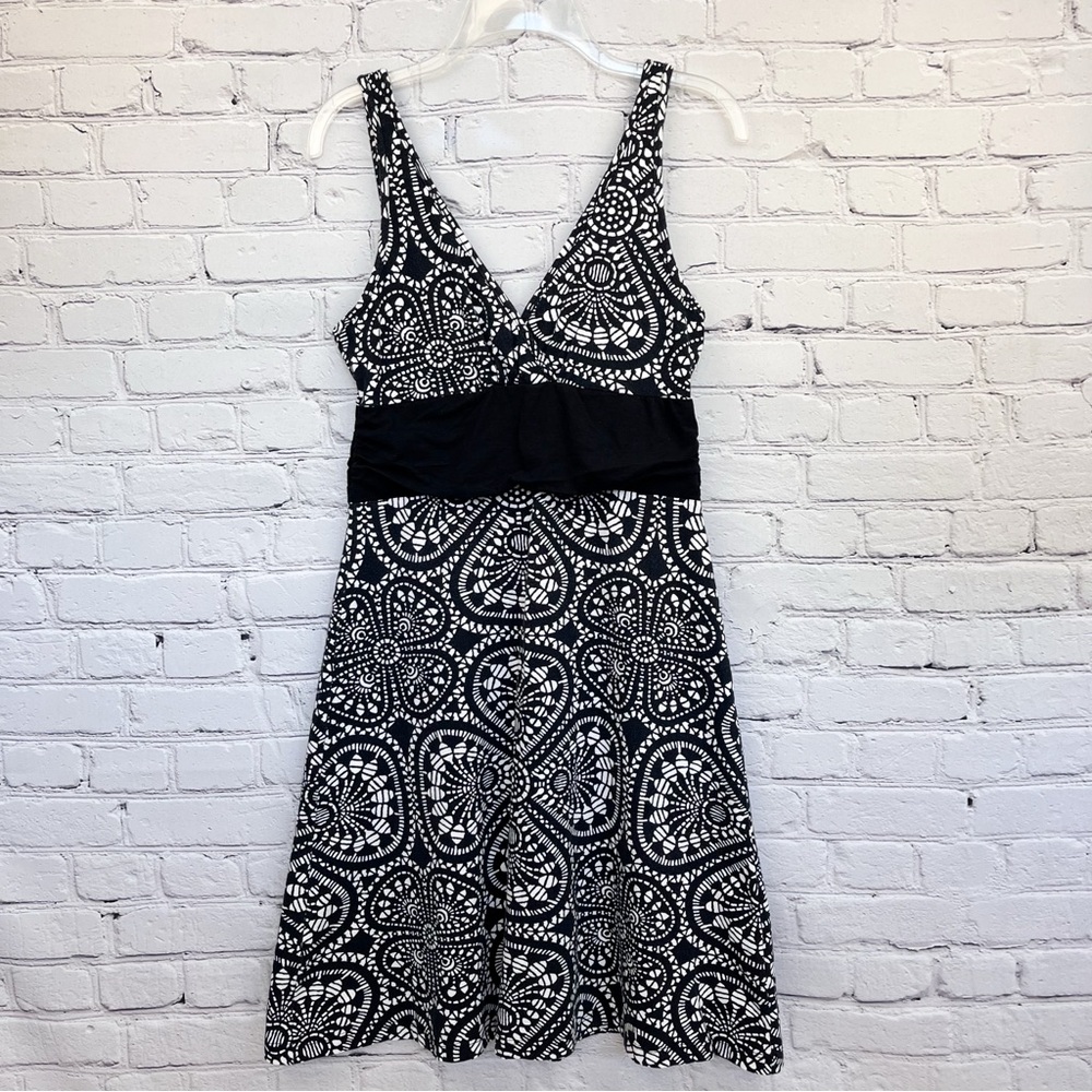 Patagonia Margot Empire Waist Sleeveless Dress Black/White Mosaic Floral Sz M